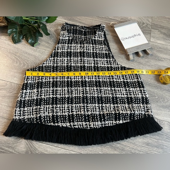 ZARA black and whiteTweed fringe hem sleeveless A-line Top. Size L - Picture 8 of 9